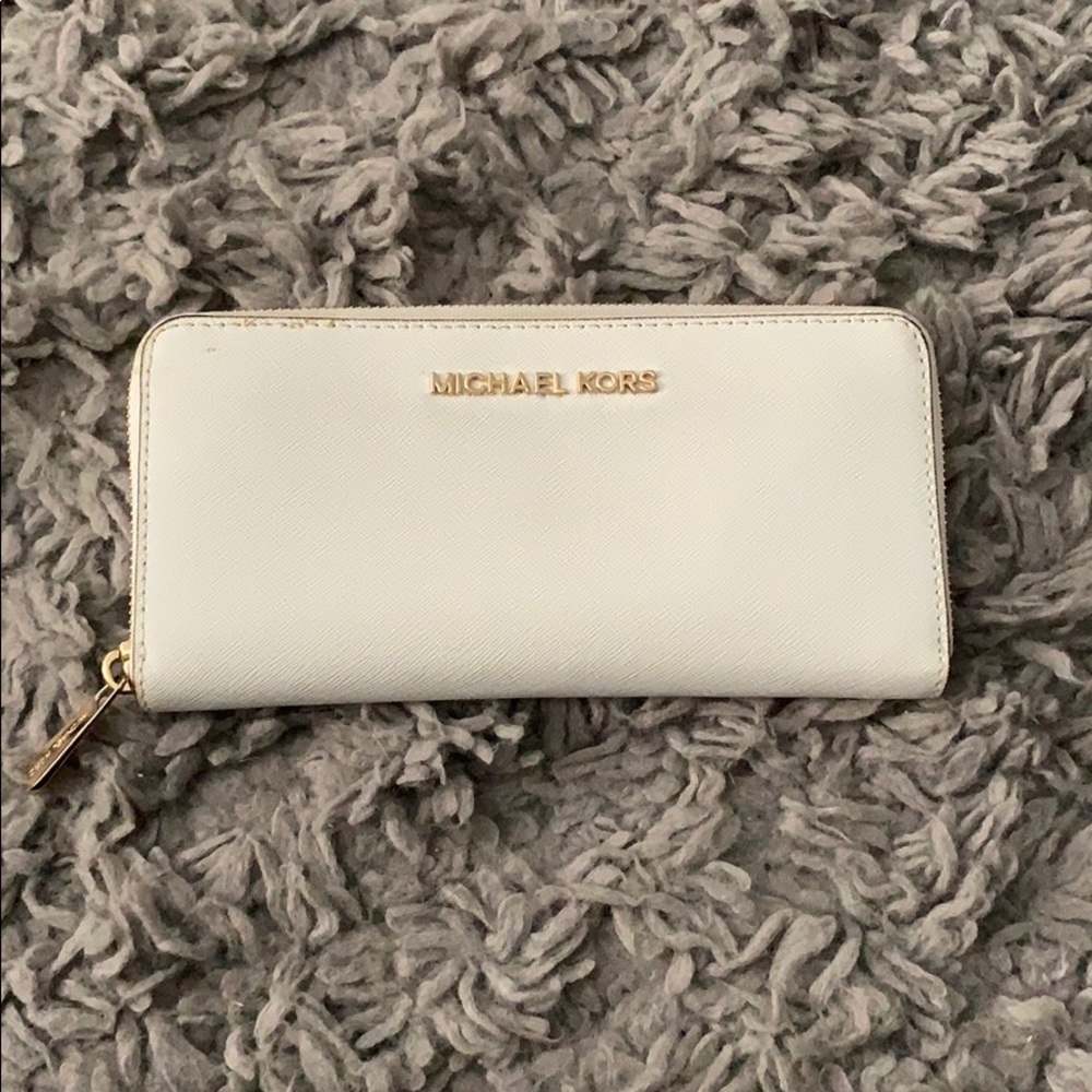 Micheal Kors Jet Set Travel Wallet